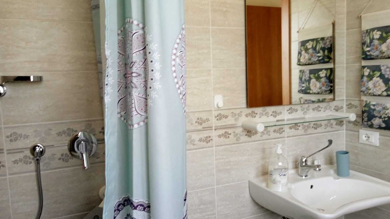 Photo of Bathroom in Pennadomo