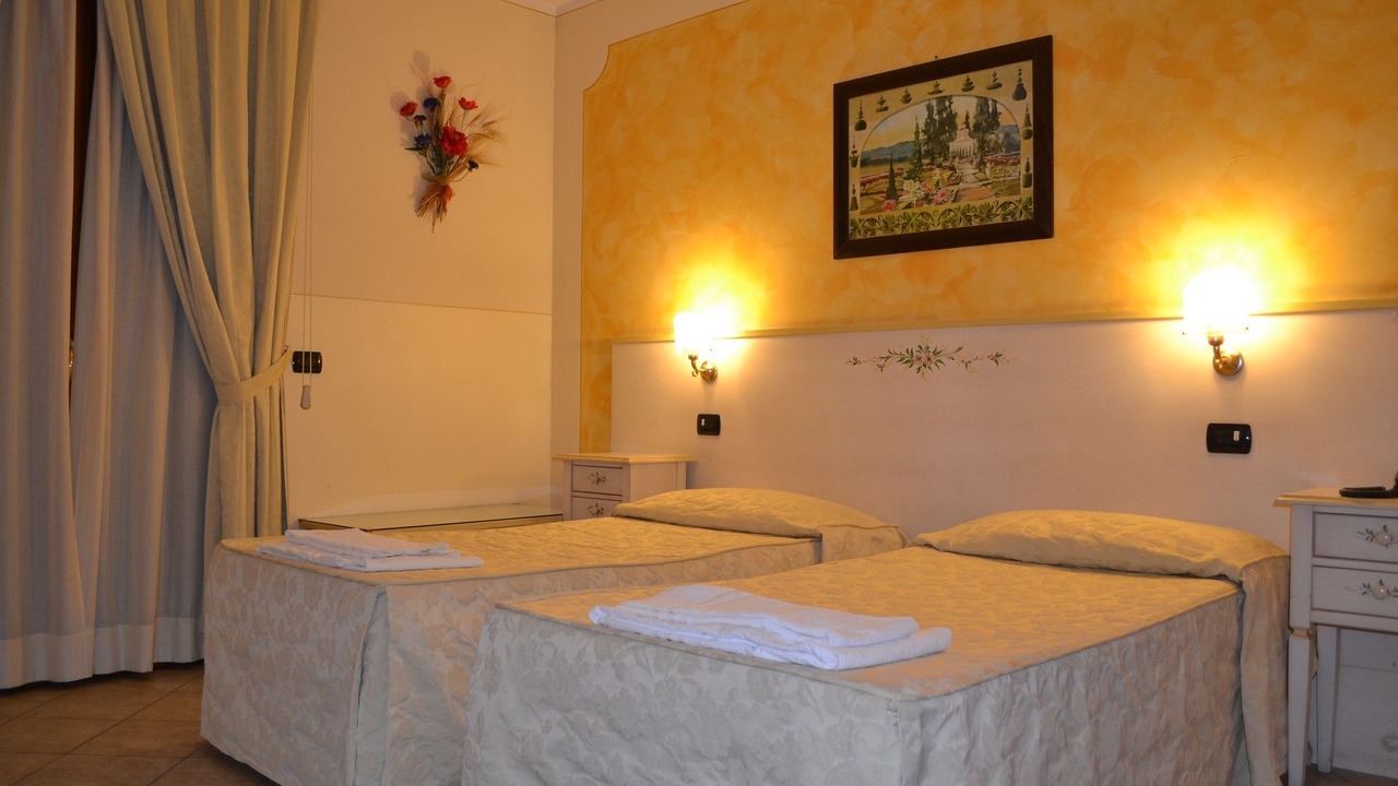 Photo of Bedroom in Ghedi