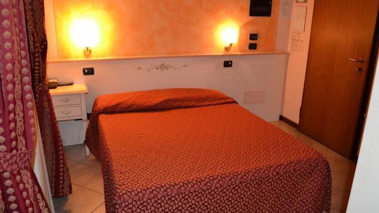 Photo of Bedroom in Ghedi