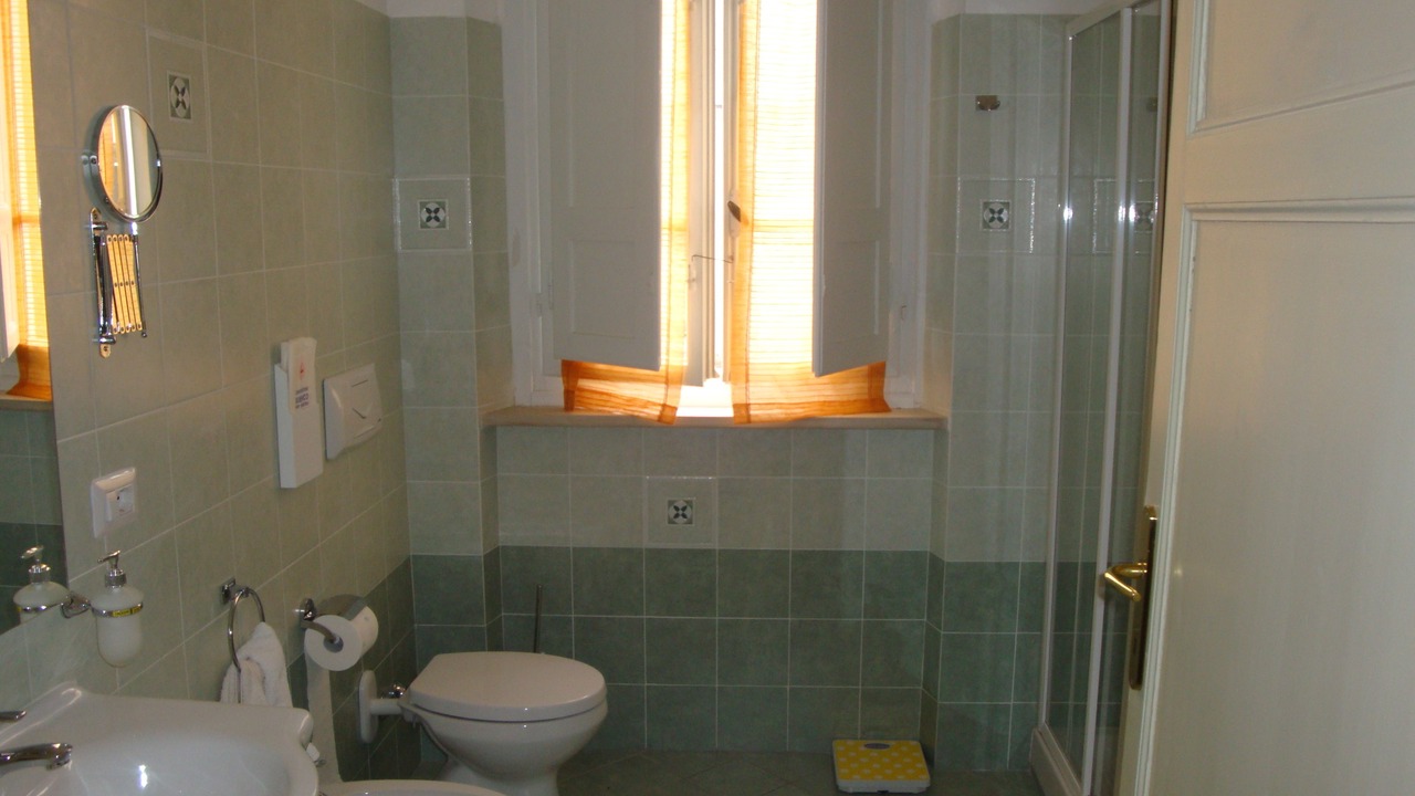 Photo of Bathroom in Lunata