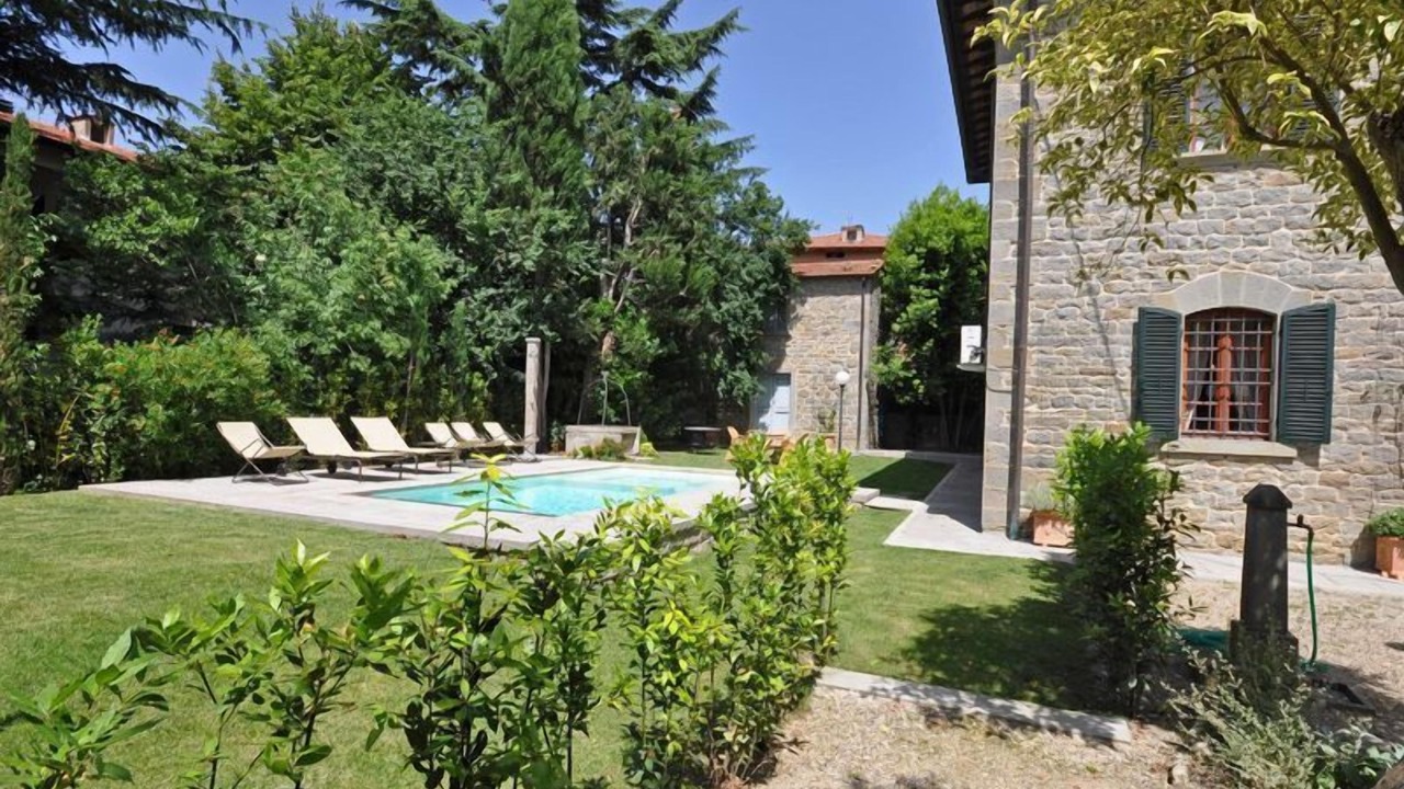 Photo of Buildings in Camucia
