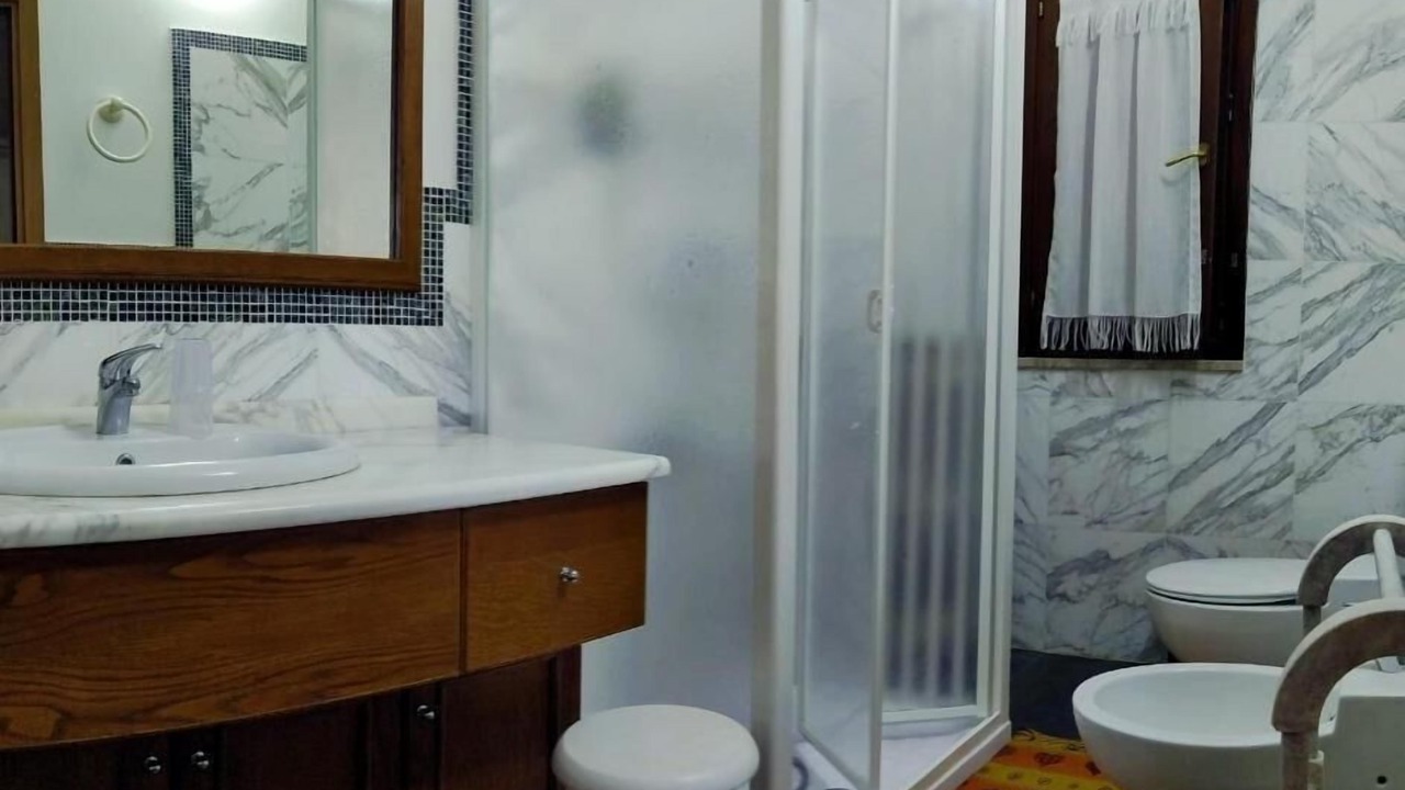 Photo of Bathroom in Crotone