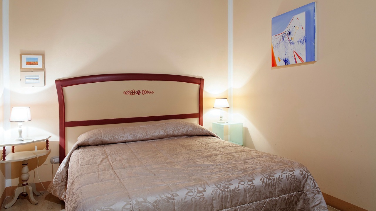 Photo of Bedroom in Massa