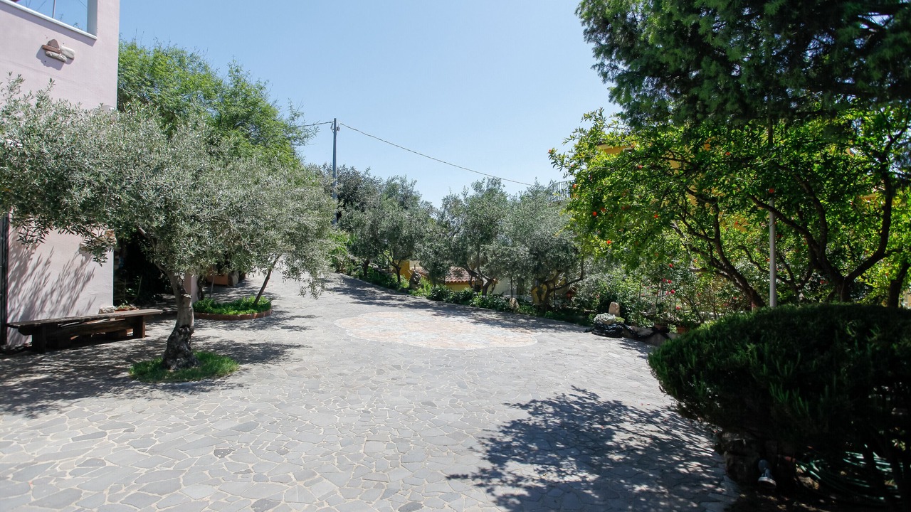 Photo of Outdoor in Agrustos