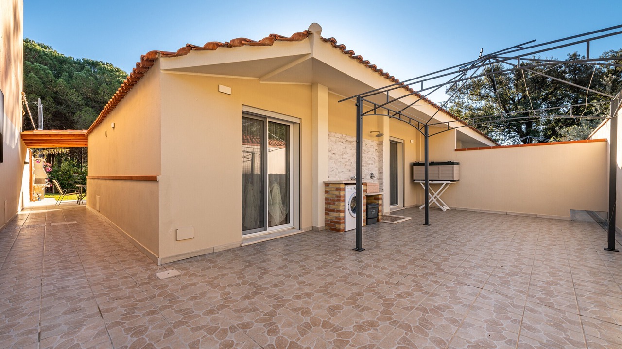 Photo of Patio Balcony in Geremeas