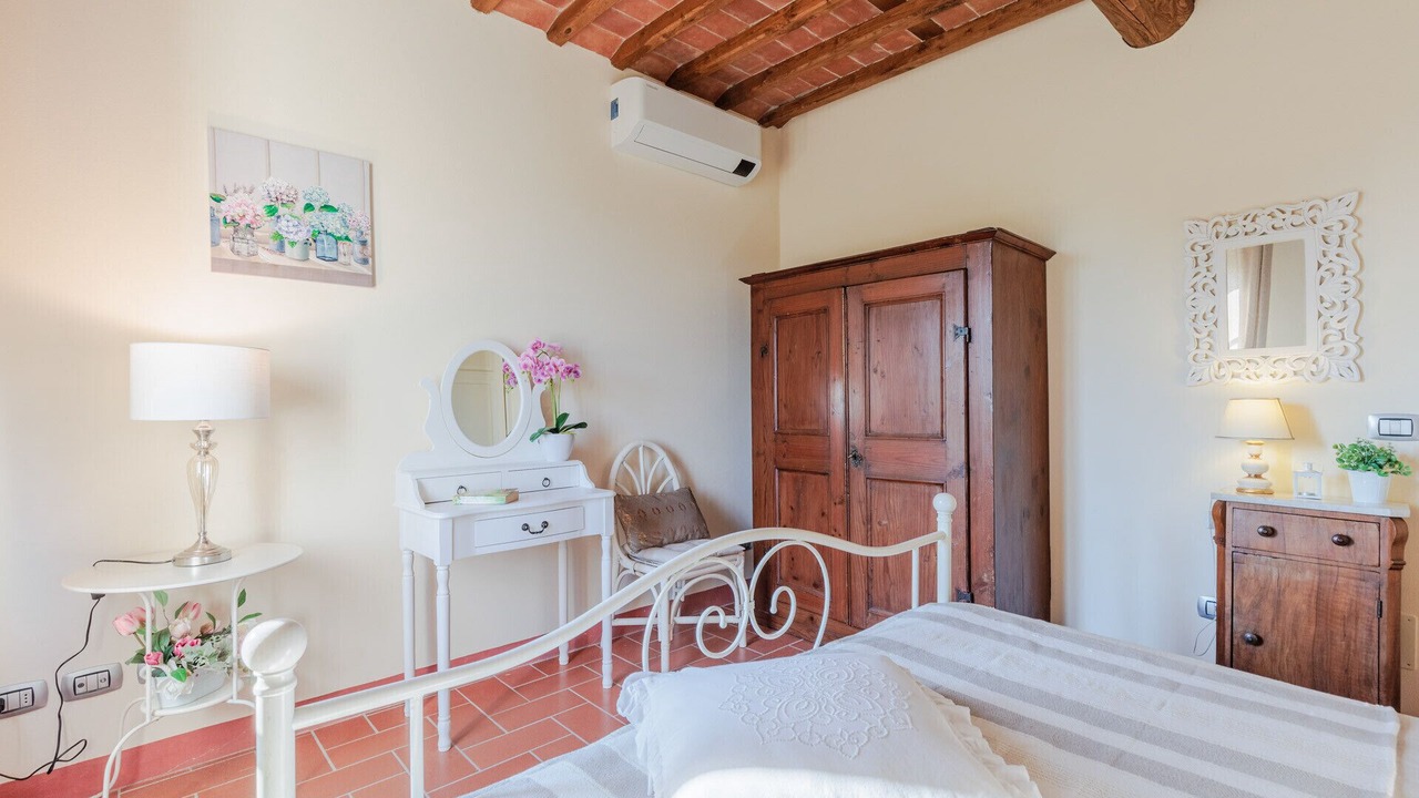 Photo of Bedroom in Lucca