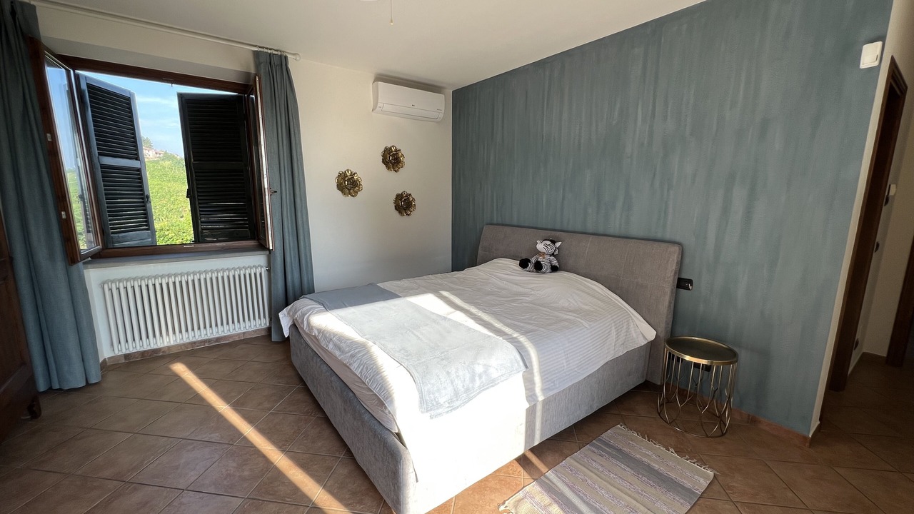 Photo of Bedroom in Santo Stefano Belbo