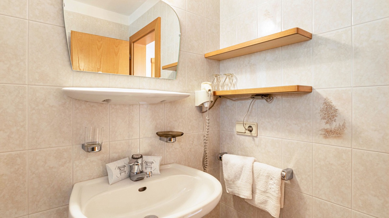 Photo of Bathroom in Albions