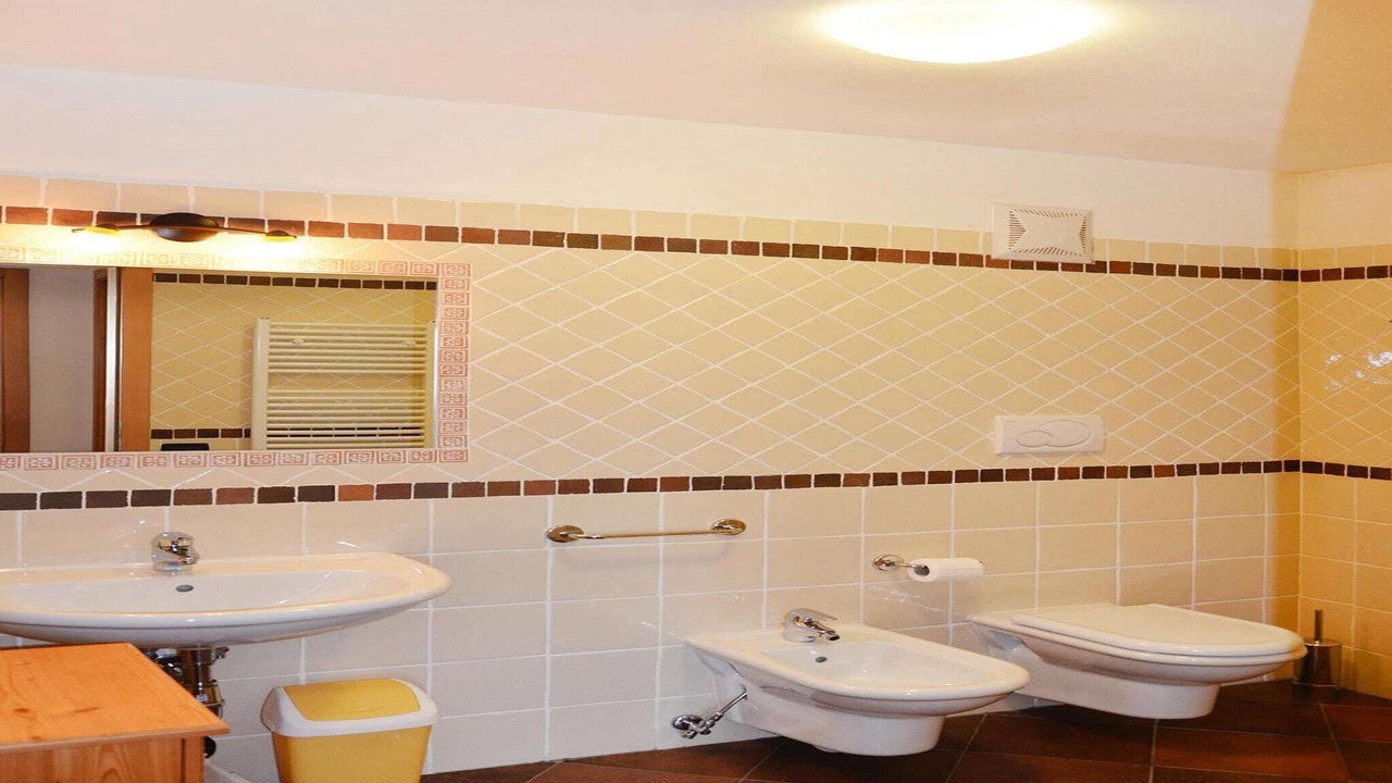 Photo of Bathroom in Pellizzano