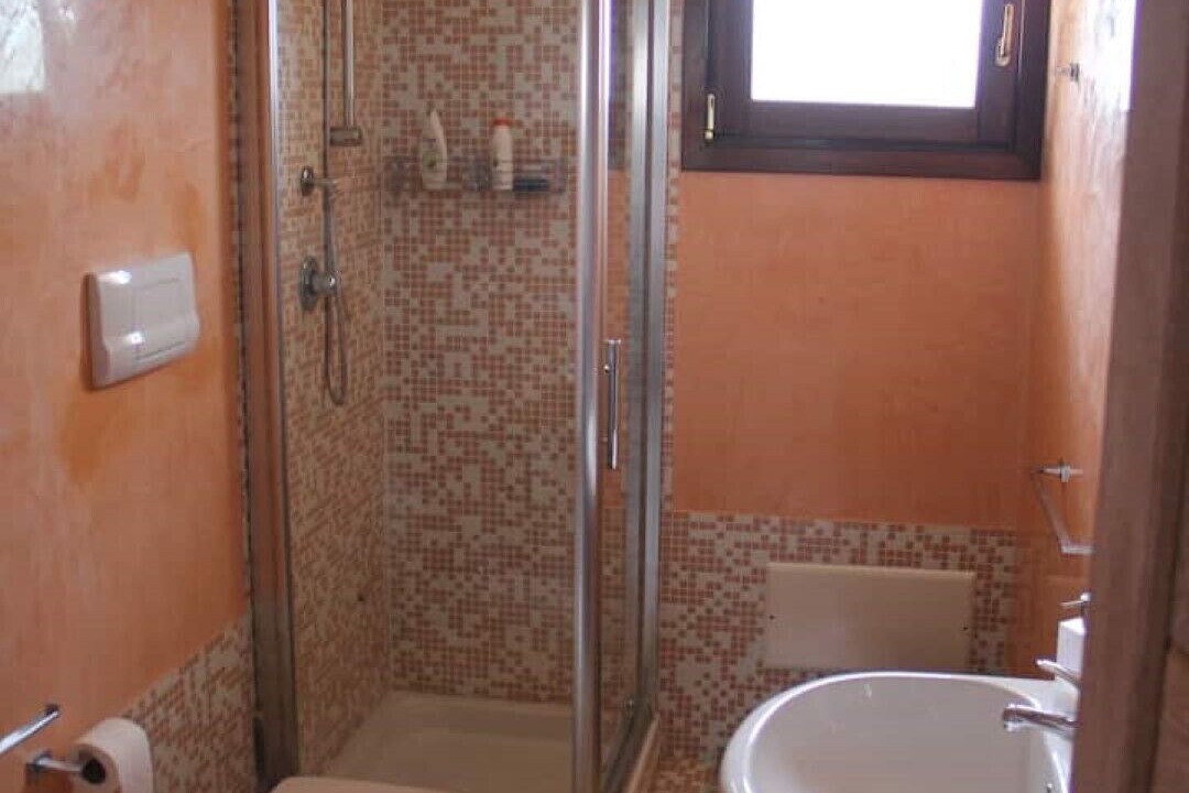 Photo of Bathroom in Tiriddo