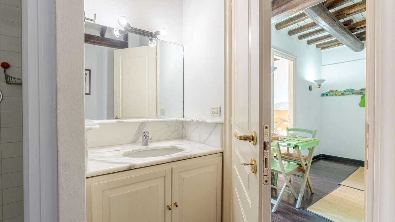Photo of Bathroom in Recco