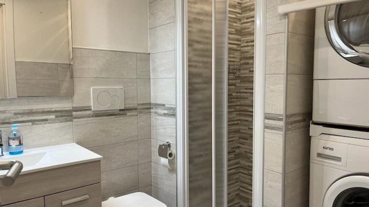 Photo of Bathroom in Intra