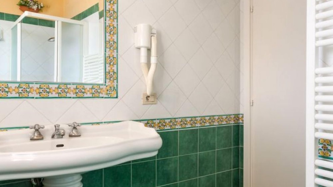Photo of Bathroom in Sirenuse