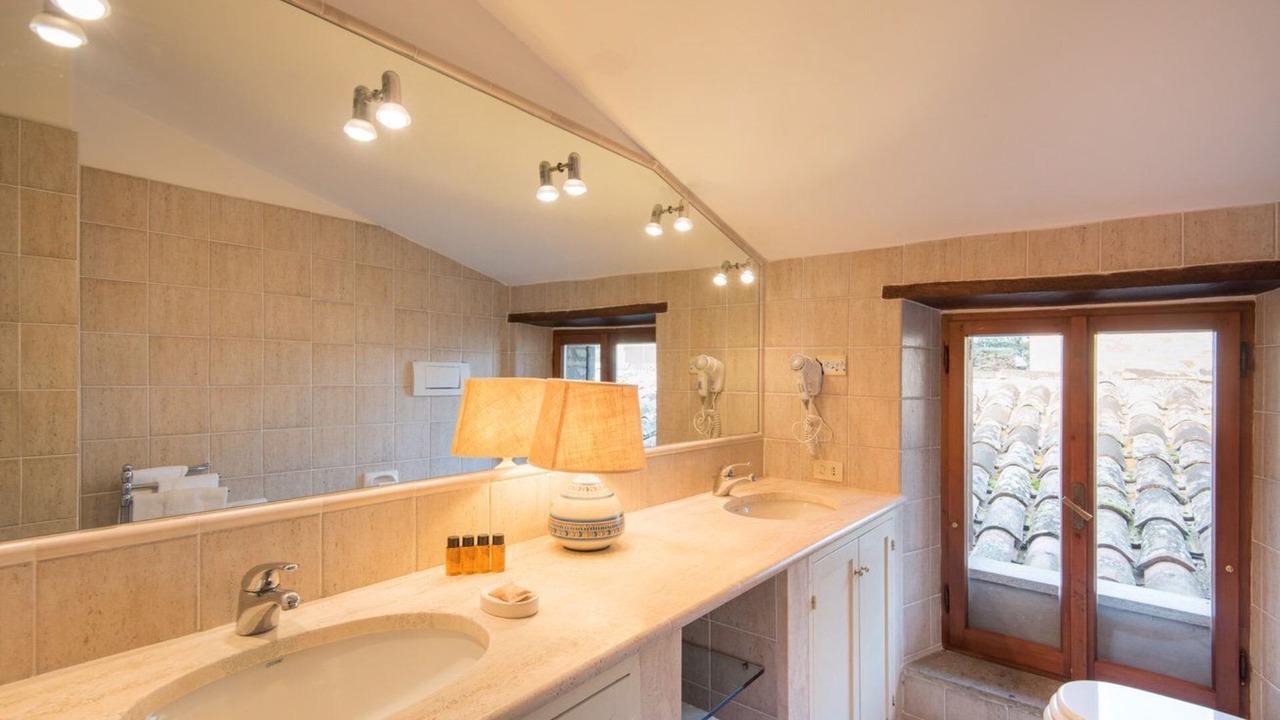 Photo of Bathroom in Doglio