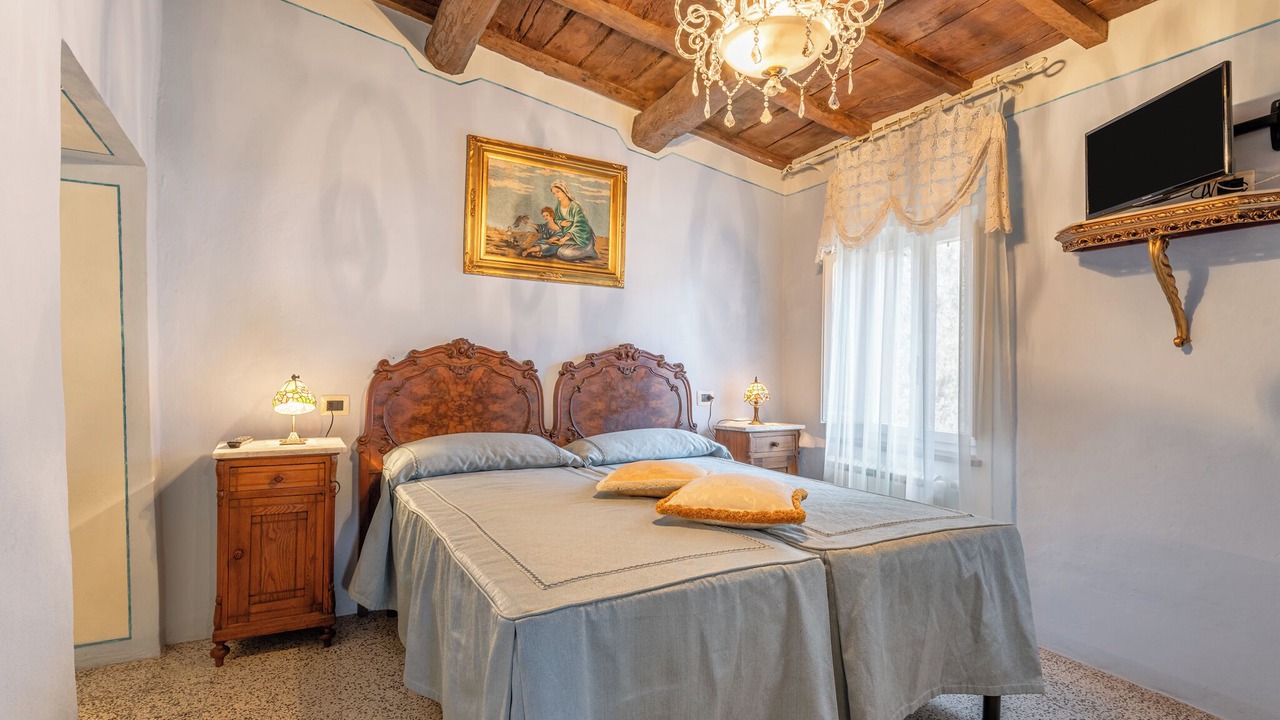 Photo of Bedroom in Molazzana