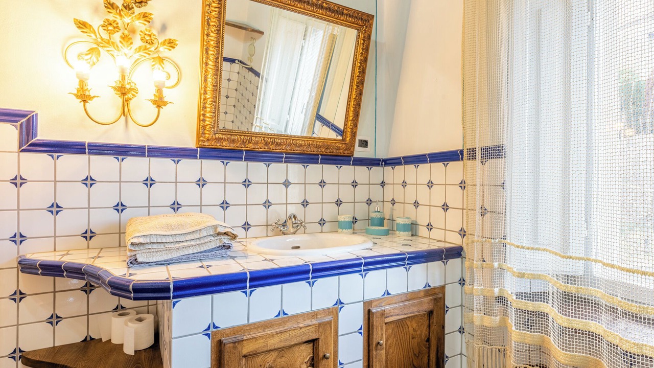 Photo of Bathroom in Molazzana