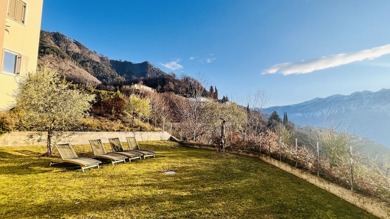 Photo of Outdoor in Aer