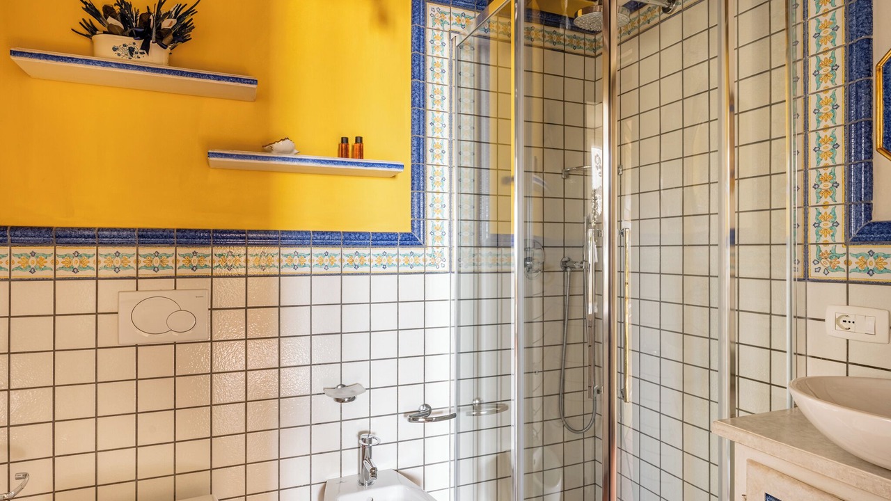 Photo of Bathroom in Molazzana