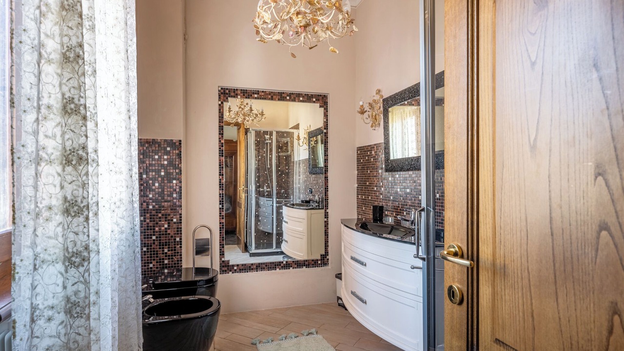 Photo of Bathroom in Molazzana