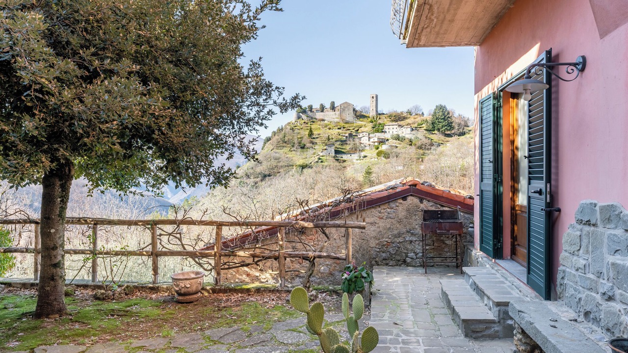 Photo of Patio Balcony in Molazzana