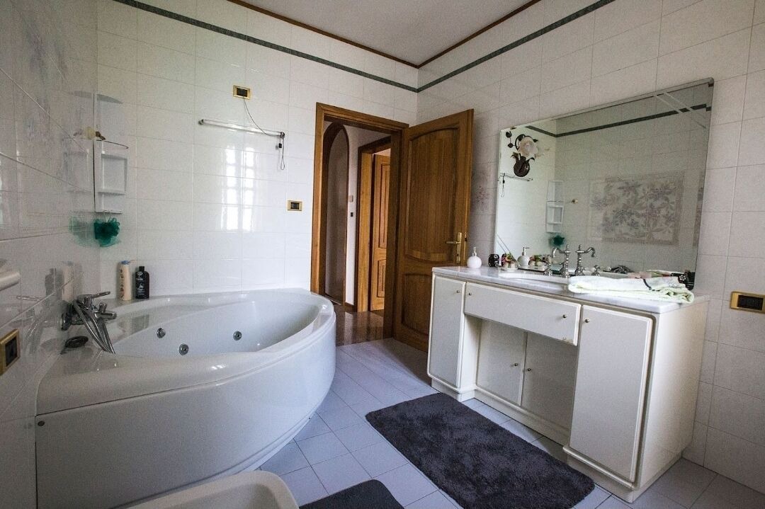 Photo of Bathroom in Berra