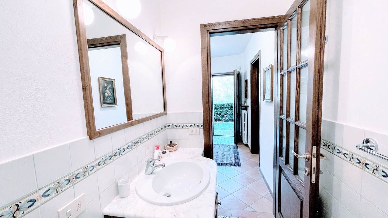 Photo of Bathroom in Strettura