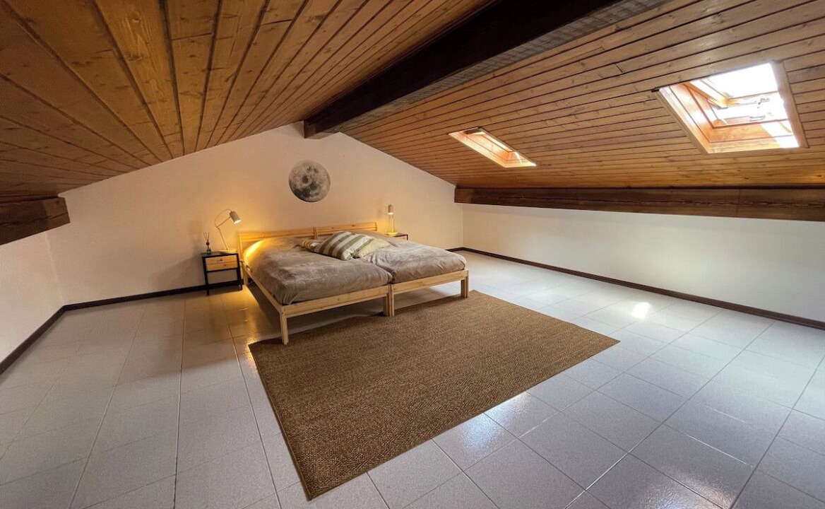 Photo of Bedroom in Maccagno con Pino e Veddasca