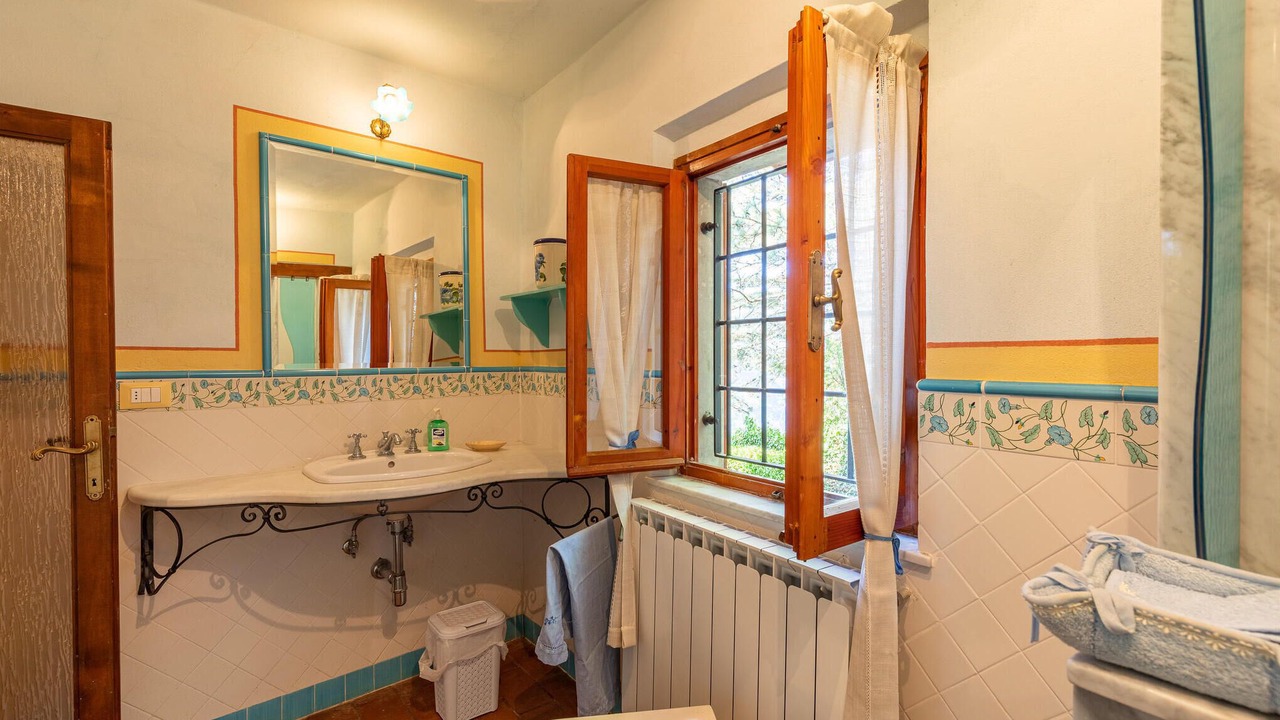 Photo of Bathroom in Saturnana