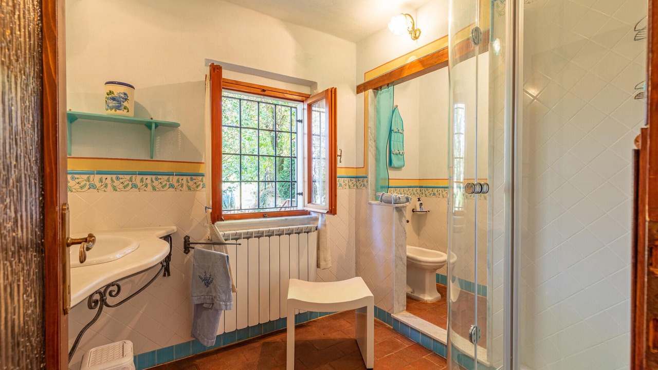 Photo of Bathroom in Saturnana