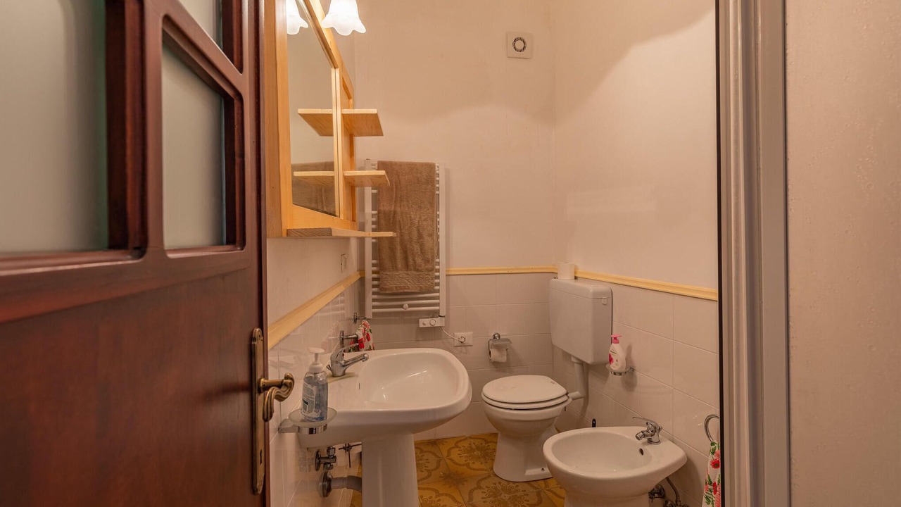 Photo of Bathroom in Saturnana