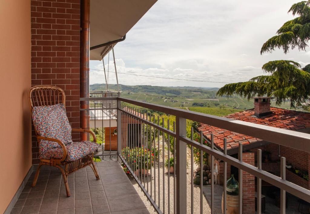 Photo of Patio Balcony in Castiglione Tinella