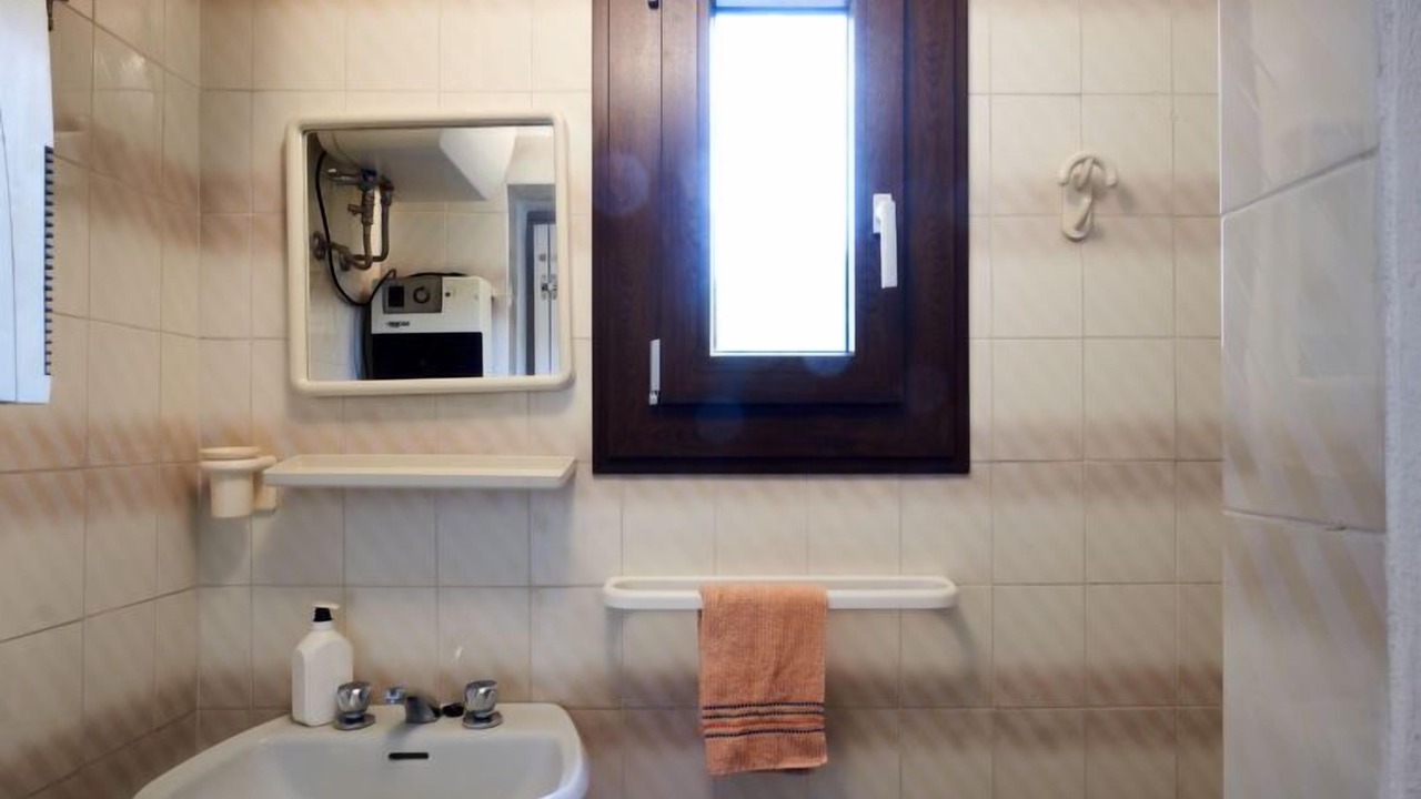 Photo of Bathroom in Dascio