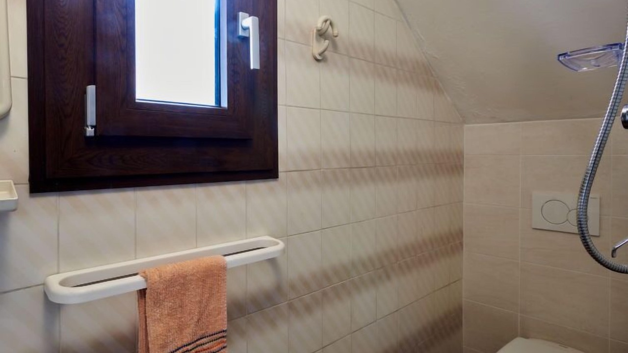 Photo of Bathroom in Dascio