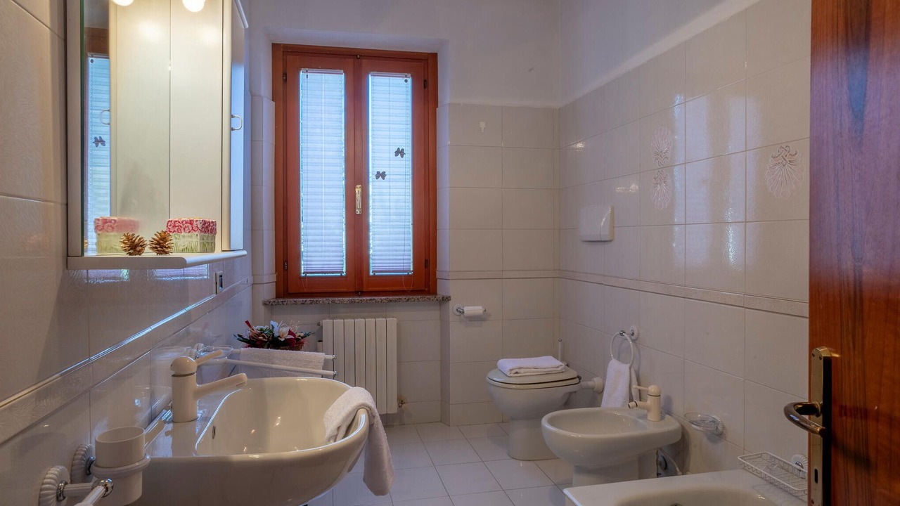 Photo of Bathroom in Sant'Egidio alla Vibrata