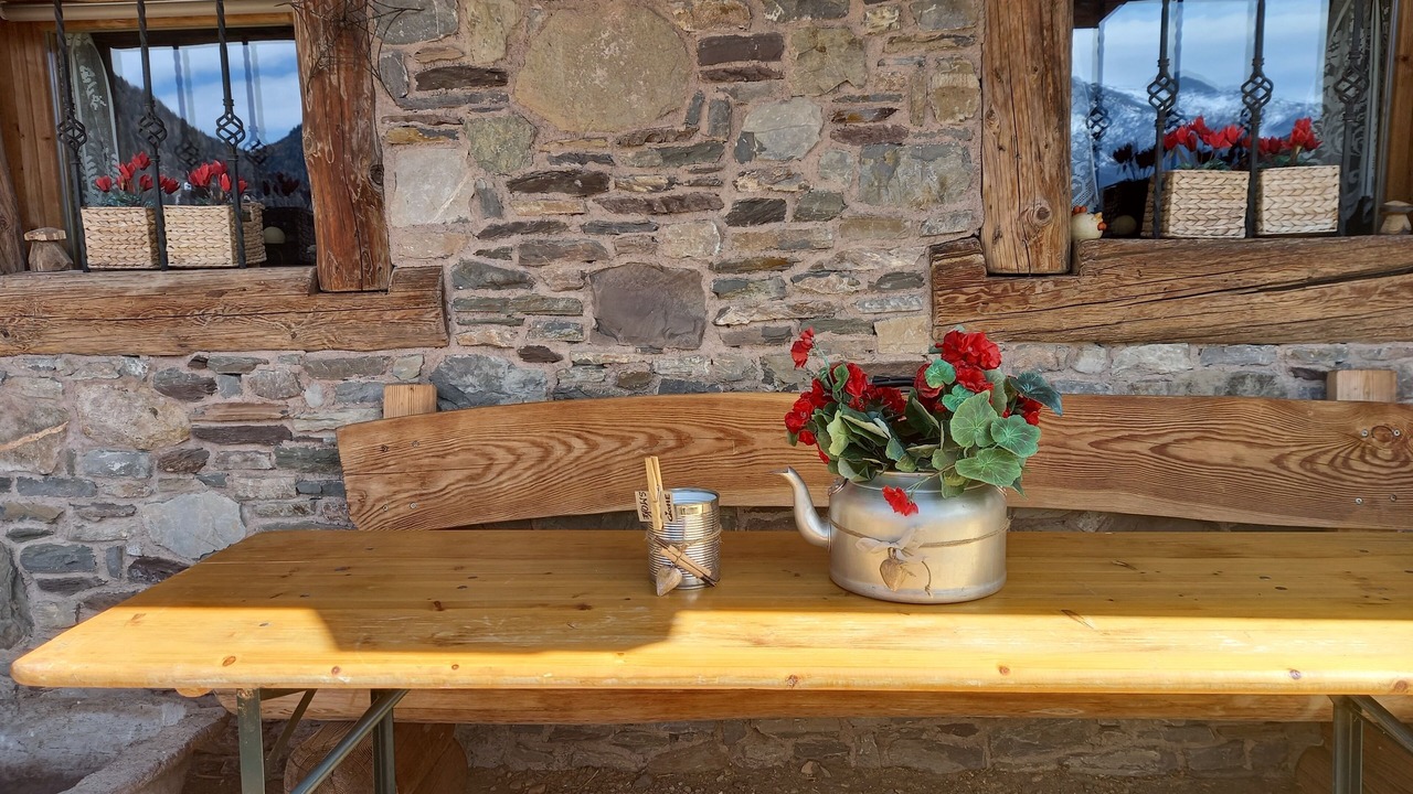 Photo of Outdoor in Pecol