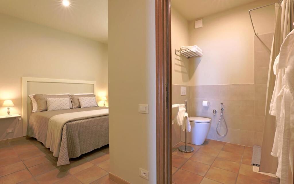 Photo of Bedroom in Monforte d'Alba