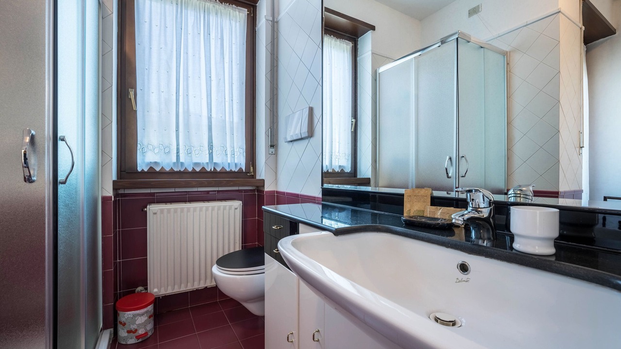 Photo of Bathroom in Arco