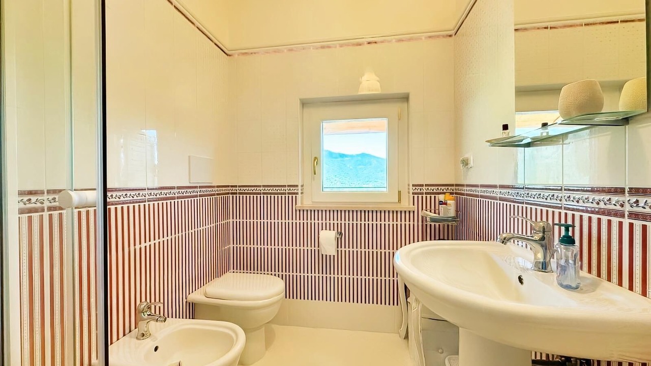 Photo of Bathroom in Atina