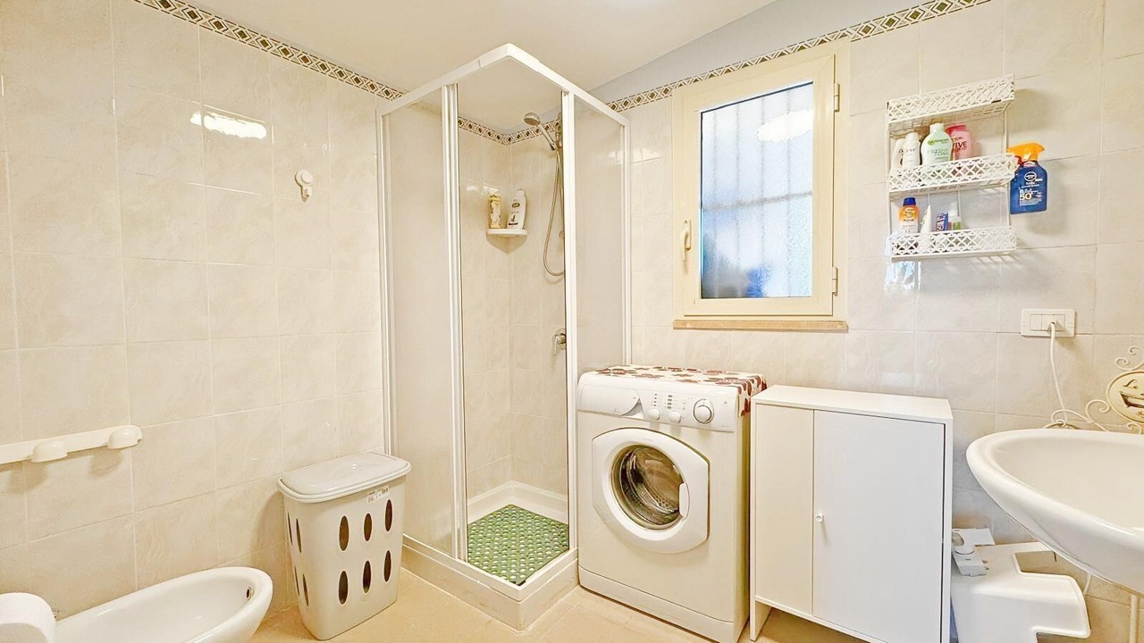 Photo of Bathroom in Atina