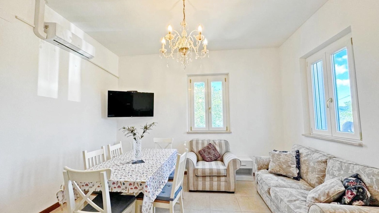 Photo of Livingroom in Atina