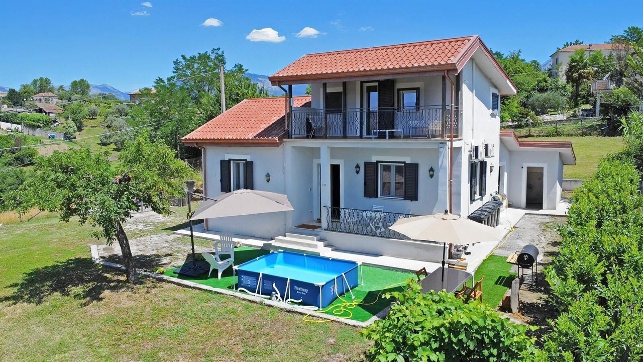 Photo of Outdoor in Atina