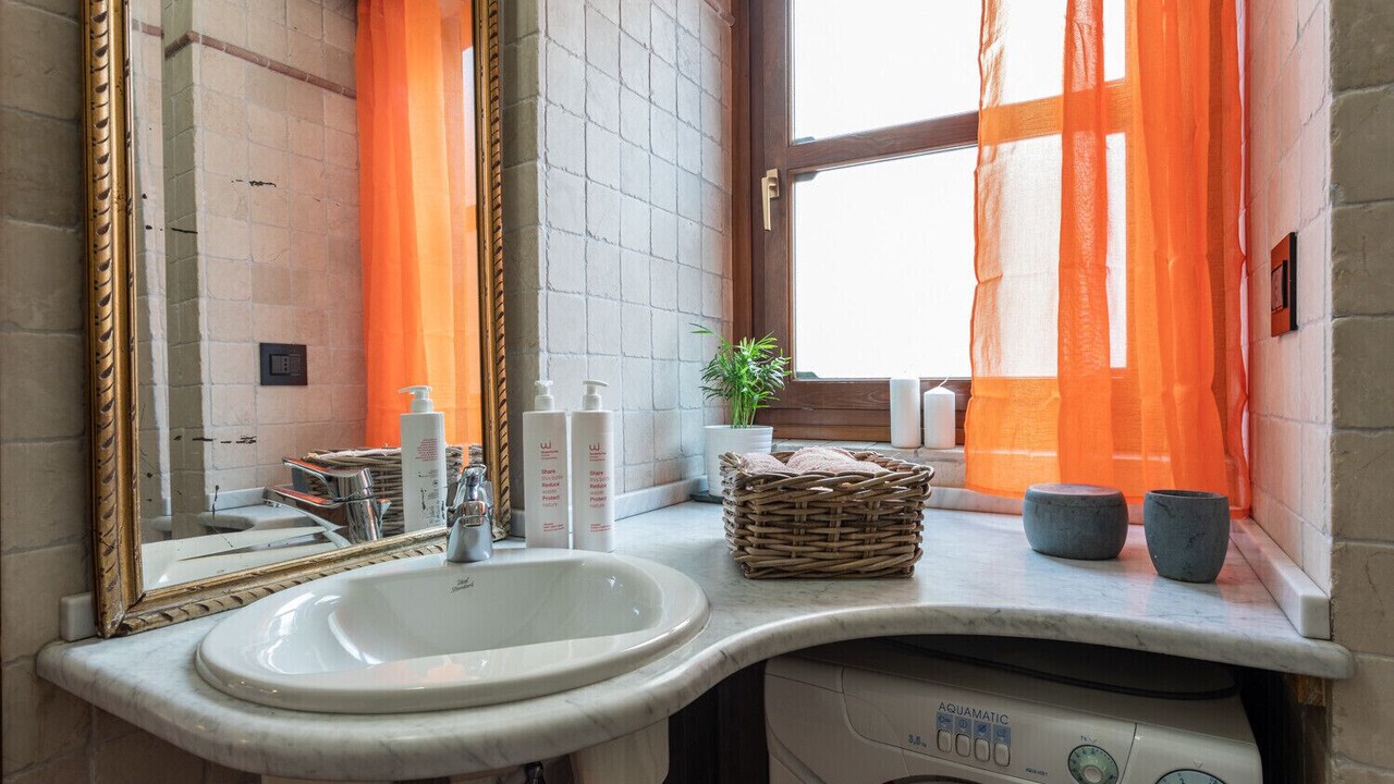 Photo of Bathroom in Historic Centre