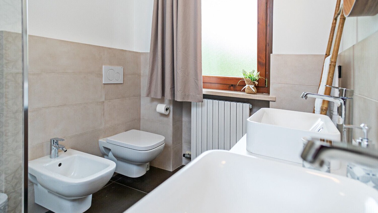 Photo of Bathroom in Costermano