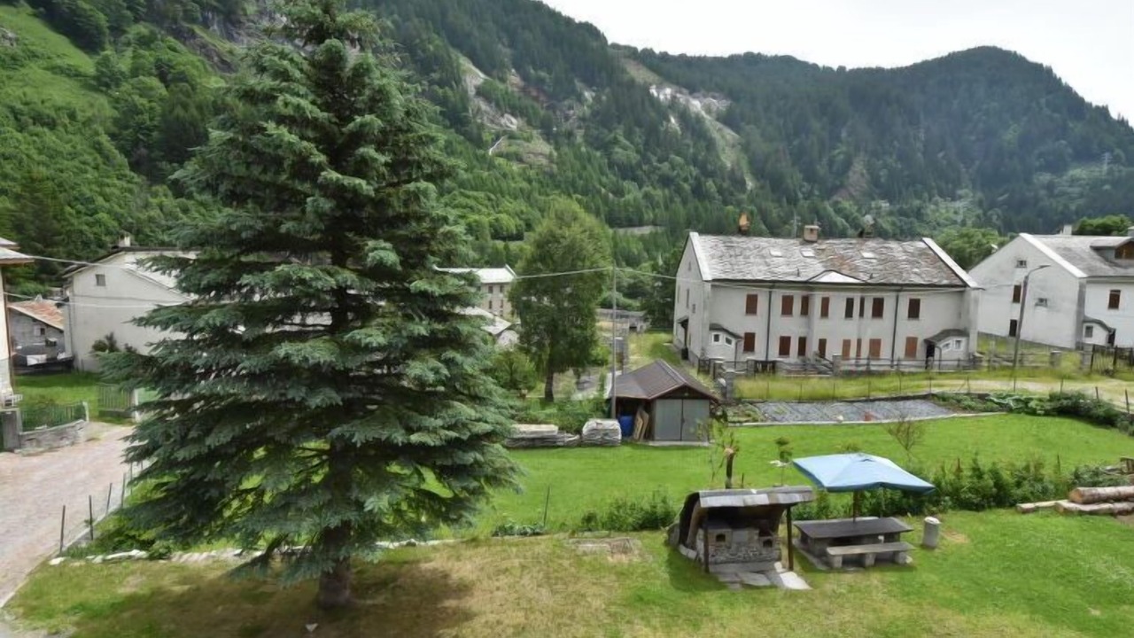 Photo of Others in Isola