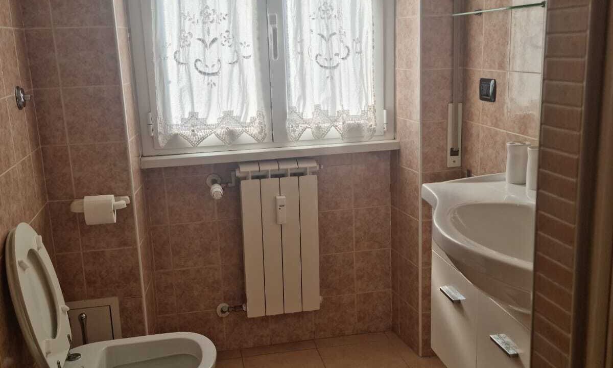 Photo of Bathroom in Quartiere XXXIII Lido di Ostia Ponente