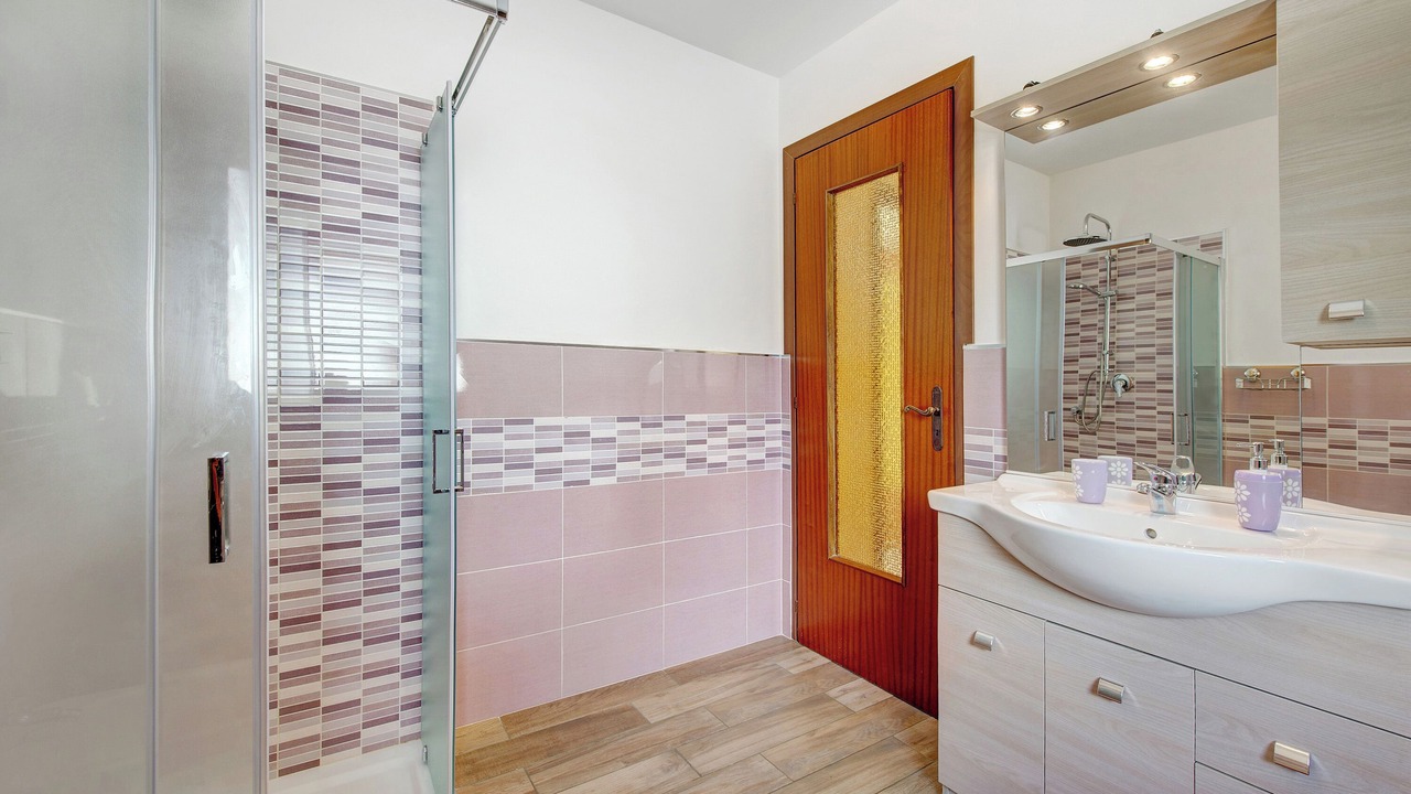 Photo of Bathroom in Quart