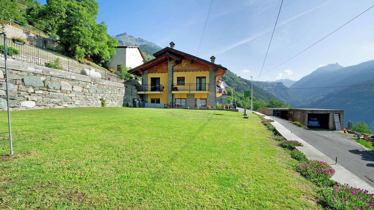 Photo of Outdoor in Quart
