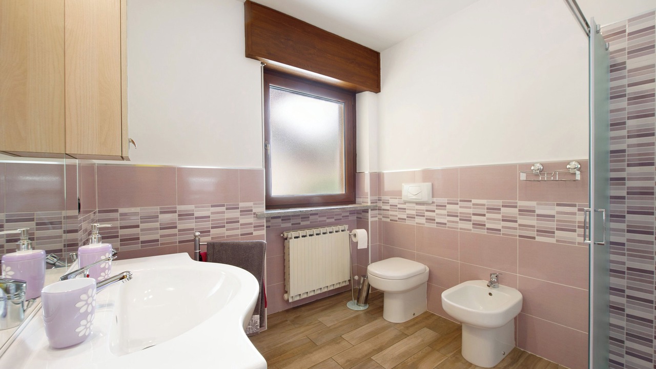 Photo of Bathroom in Quart