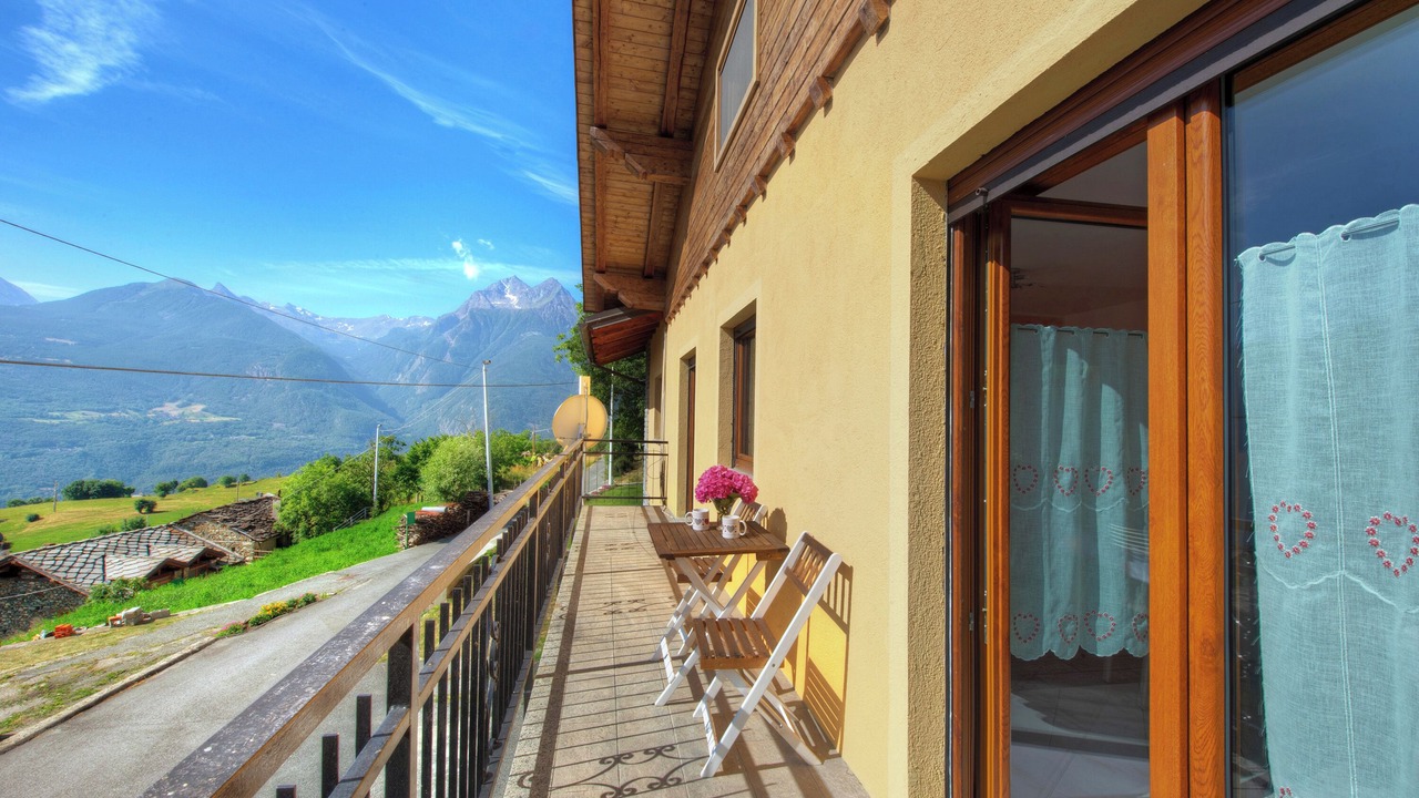 Photo of Outdoor in Quart