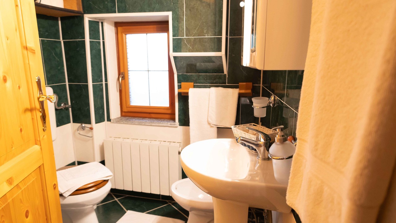 Photo of Bathroom in Brusimpiano